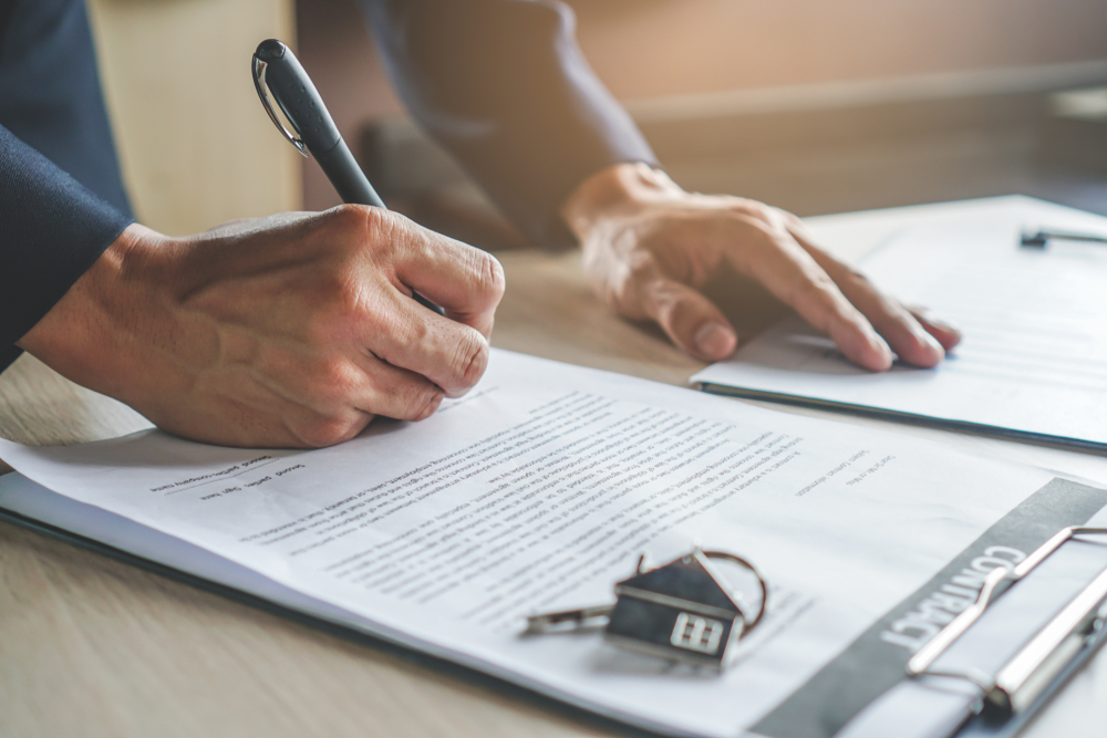HOA Violations in Florida FAR/BAR Contracts: A Seller’s Guide